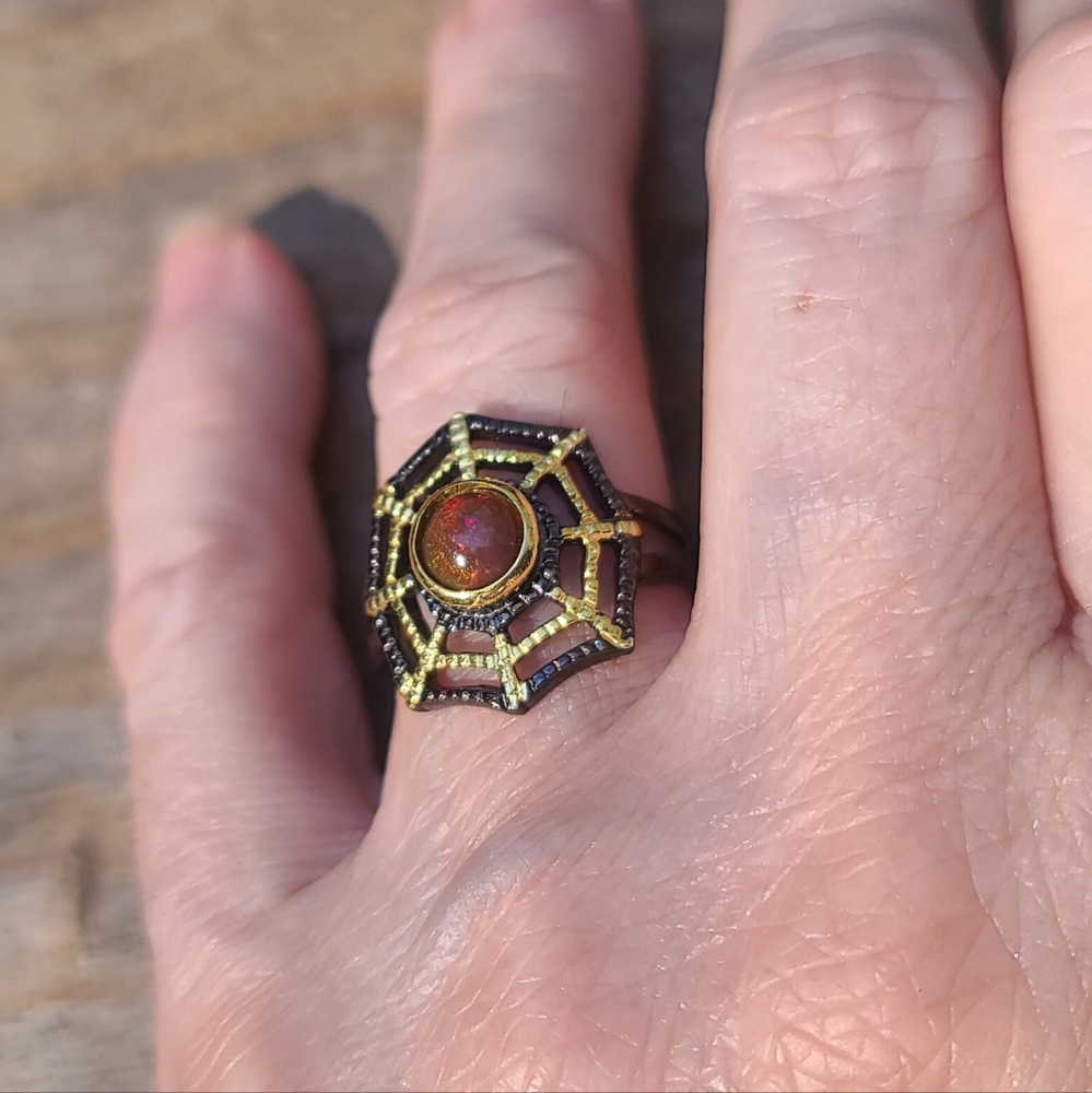 BEAUTIFUL black Opal sterling & gold web ring sz7 - Picture 5 of 10